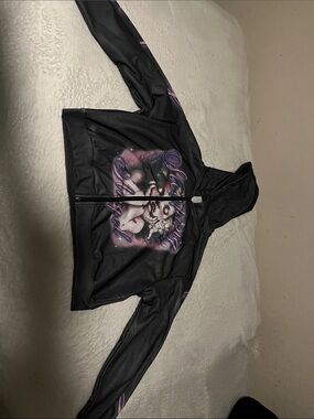 ROMWE Black Hooded Windbreaker with Pink Graphic